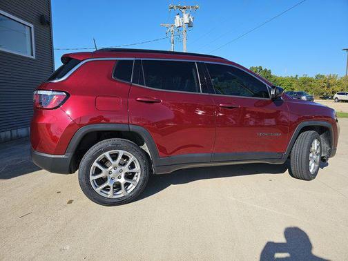 2022 Jeep Compass Latitude Lux