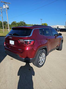 2022 Jeep Compass Latitude Lux