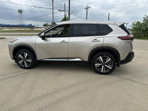 2022 Nissan Rogue SL
