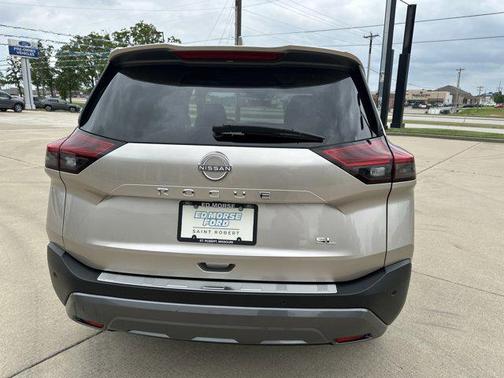 2022 Nissan Rogue SL