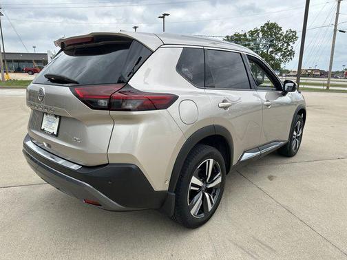 2022 Nissan Rogue SL