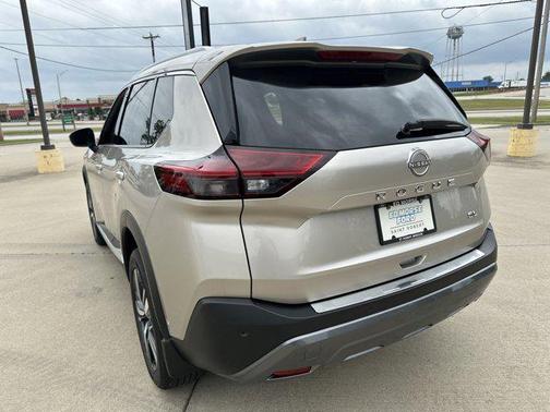 2022 Nissan Rogue SL