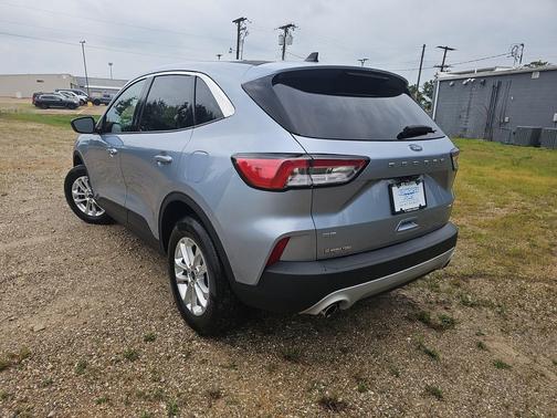 Blue Silver Metallic 2022 Ford Escape SE