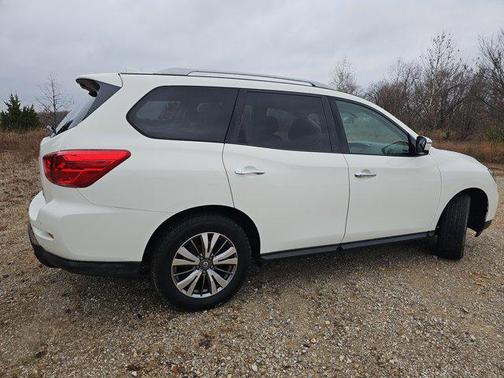 2019 Nissan Pathfinder SL