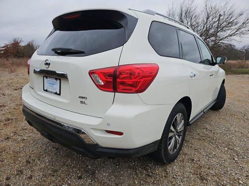 2019 Nissan Pathfinder SL