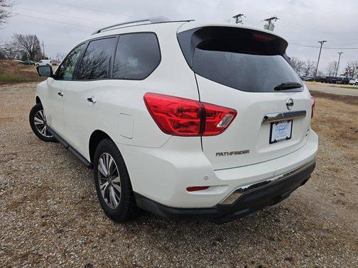 2019 Nissan Pathfinder SL