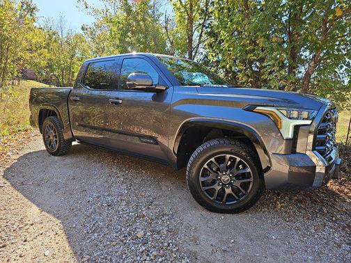 2023 Toyota Tundra Hybrid Platinum