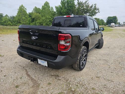 Space White Metallic 2026 Ford Maverick Lariat