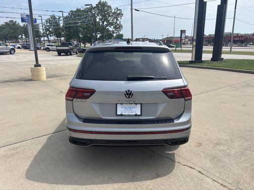 2022 Volkswagen Tiguan 2.0T SE R-Line Black
