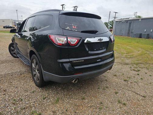 Mosaic Black Metallic 2017 Chevrolet Traverse 2LT