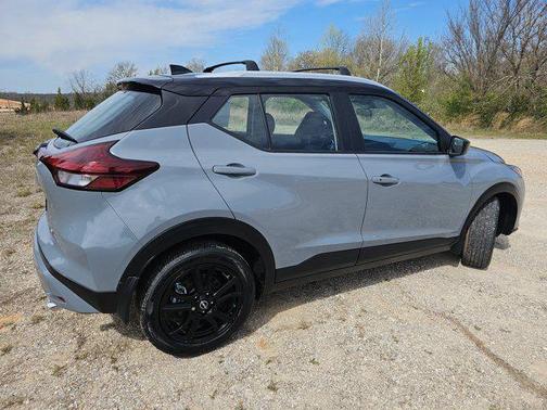 Gray/Super Black 2024 Nissan Kicks SV