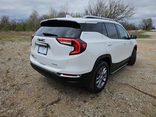 Summit White 2024 GMC Terrain SLT