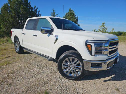 Star White Metallic Tri-Coat 2026 Ford F-150 Lariat