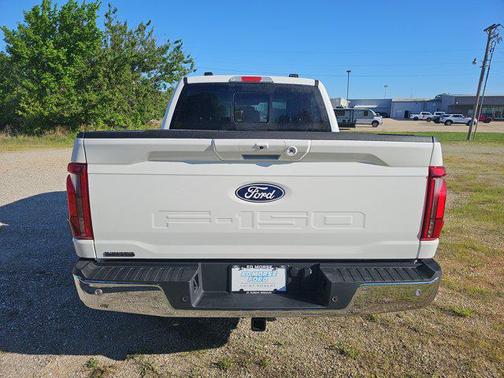 Star White Metallic Tri-Coat 2026 Ford F-150 Lariat