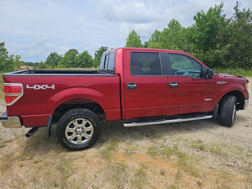 Red 2013 Ford F-150 XLT