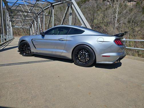 2020 Ford Shelby GT350 Base