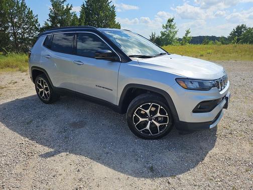 Silver Zynith Metallic Clearcoat 2025 Jeep Compass Limited