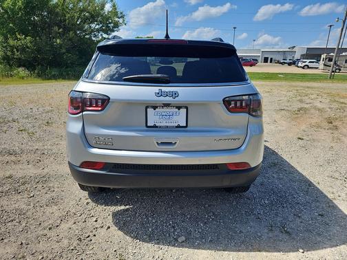 Silver Zynith Metallic Clearcoat 2025 Jeep Compass Limited