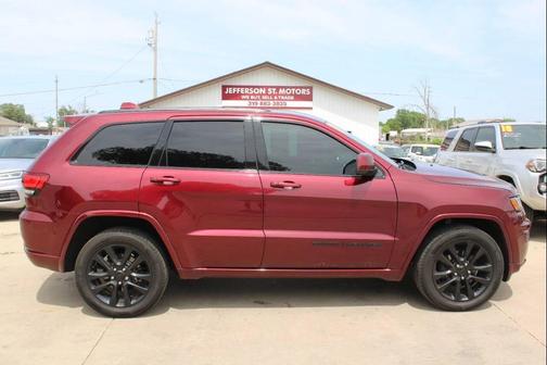 Velvet Red Pearlcoat 2017 Jeep Grand Cherokee Altitude