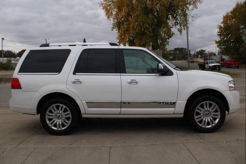 2014 Lincoln Navigator Base