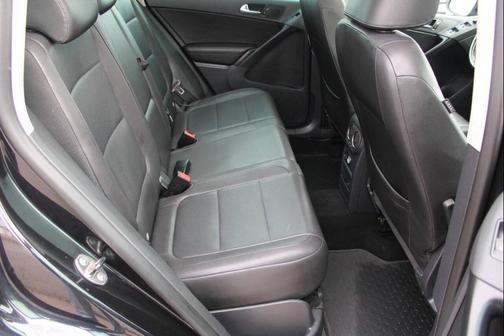 2010 Volkswagen Tiguan 2.0T Wolfsburg Edition