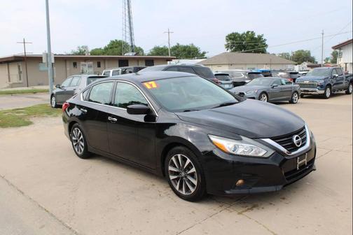 Super Black 2017 Nissan Altima 2.5 SV