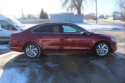 2018 Volkswagen Passat 2.0T SE