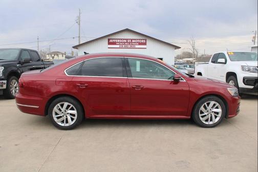 Fortana Red Metallic 2018 Volkswagen Passat 2.0T SE