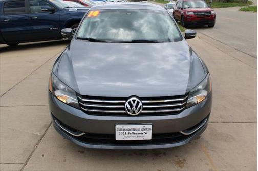 2014 Volkswagen Passat 1.8T Auto SE w/Sunroof & Nav