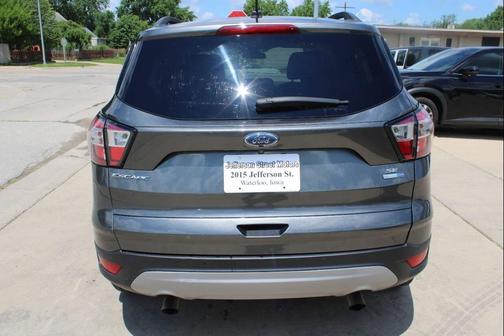Magnetic Metallic 2017 Ford Escape SE