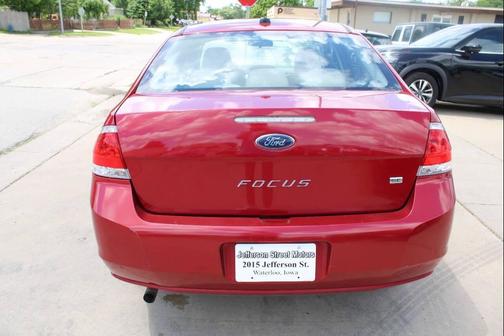 Sangria Red Metallic 2011 Ford Focus SE