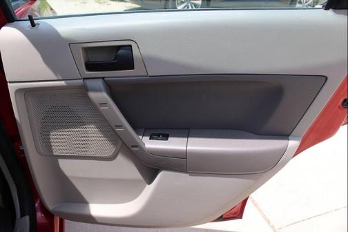 Sangria Red Metallic 2011 Ford Focus SE