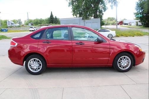 Sangria Red Metallic 2011 Ford Focus SE