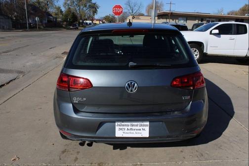 2017 Volkswagen Golf TSI S 4-Door
