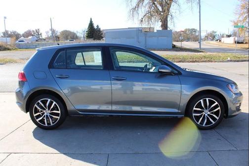 2017 Volkswagen Golf TSI S 4-Door
