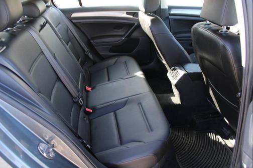 2017 Volkswagen Golf TSI S 4-Door