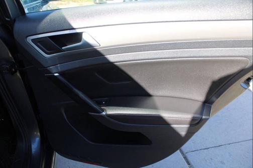 2017 Volkswagen Golf TSI S 4-Door