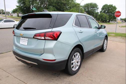 Blue 2022 Chevrolet Equinox 1LT
