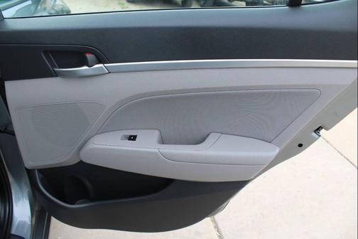 Gray 2019 Hyundai ELANTRA SEL