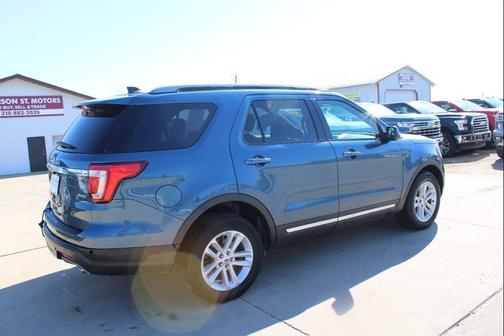 Blue Metallic 2018 Ford Explorer XLT