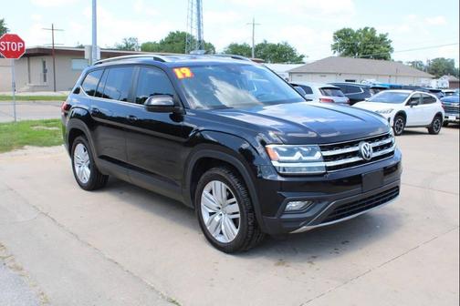 Deep Black Pearl 2019 Volkswagen Atlas 2.0T SE w/Technology