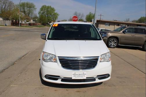 Bright White Clearcoat 2014 Chrysler Town & Country Touring-L