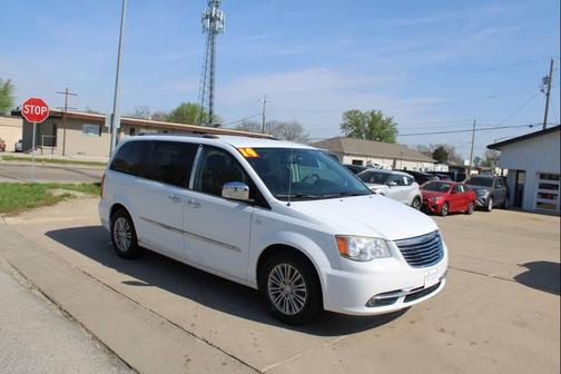 Bright White Clearcoat 2014 Chrysler Town & Country Touring-L