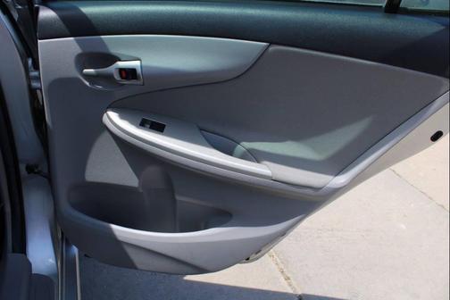 Classic Silver Metallic 2011 Toyota Corolla LE