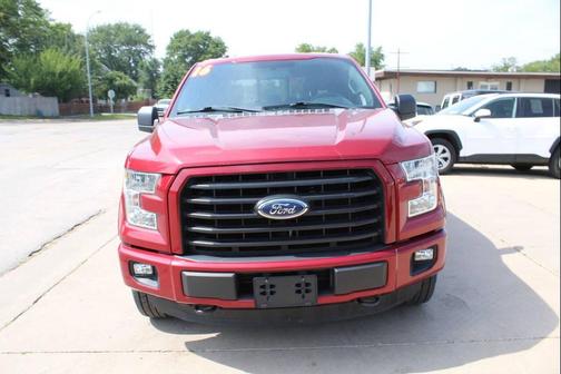 Ruby Red Metallic Tinted Clearcoat 2016 Ford F-150 XLT