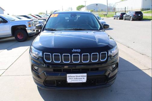 Diamond Black Crystal Pearlcoat 2022 Jeep Compass Latitude