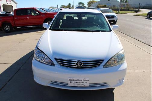 Super White 2005 Toyota Camry LE