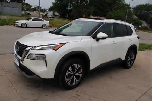 Pearl White Tricoat 2023 Nissan Rogue SV