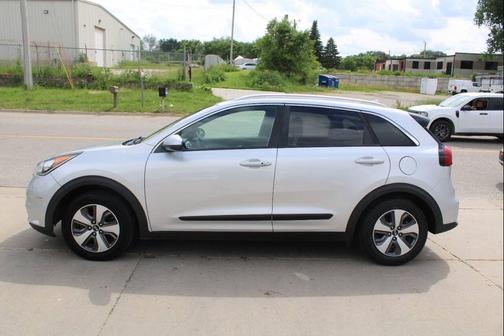 Silky Silver 2018 Kia Niro LX