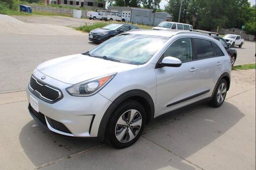 Silky Silver 2018 Kia Niro LX